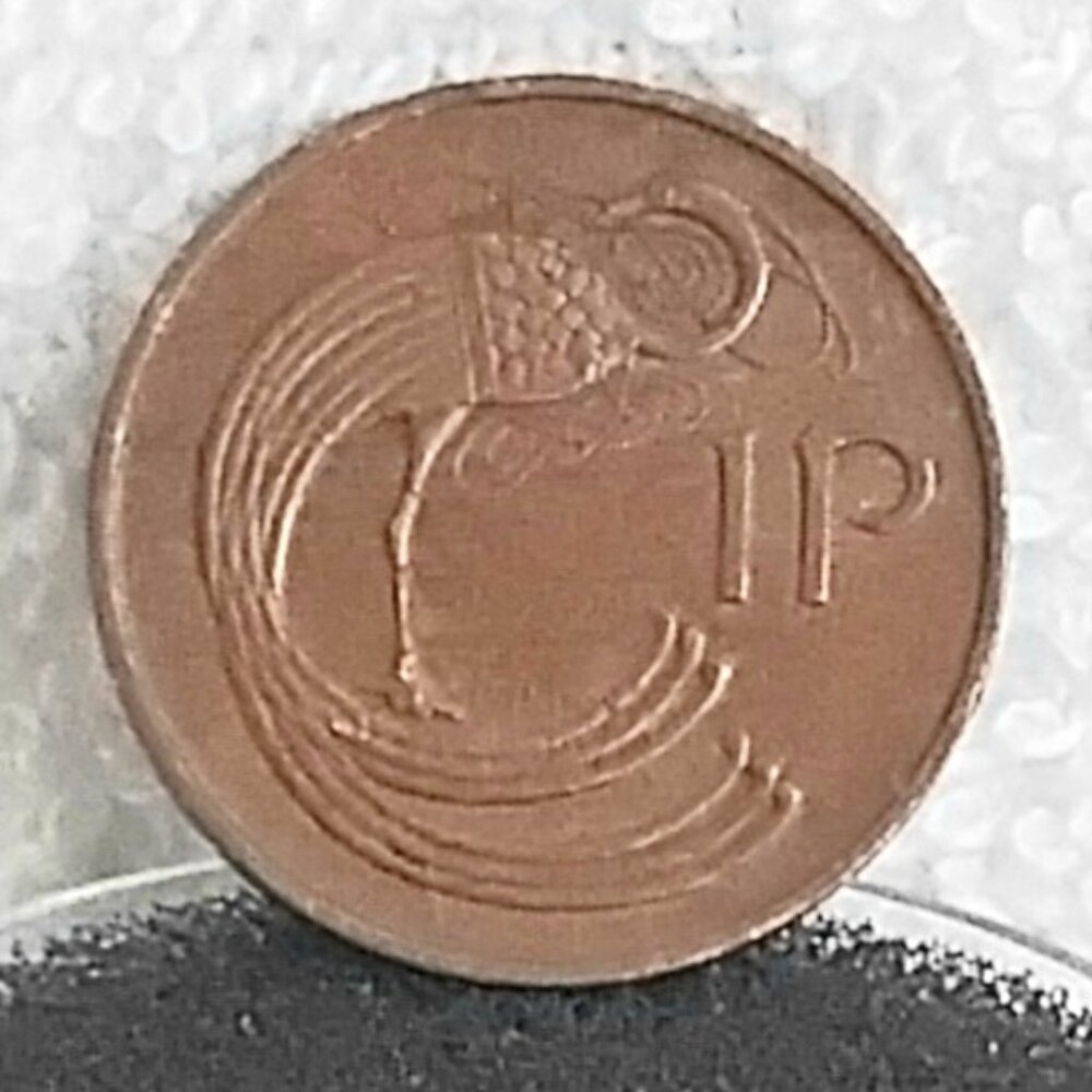 Circulated 1974 Ireland 1 Penny Eire Coin Made of Bronze!!